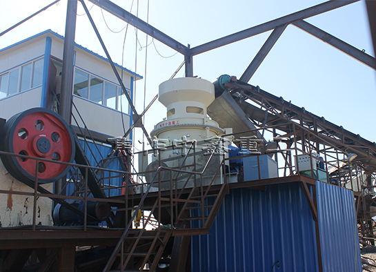 液压圆锥破碎机